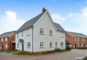 4 bedroom Detached f...